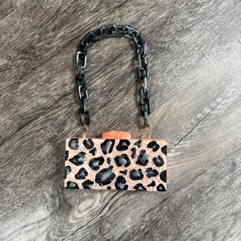NWOT TUCKERNUCK Pink Leopard Clutch / Shoulder Bag